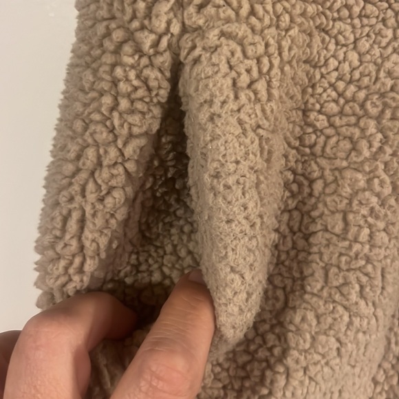 Calvin Klein tan “teddy” zip front vest - Picture 4 of 9